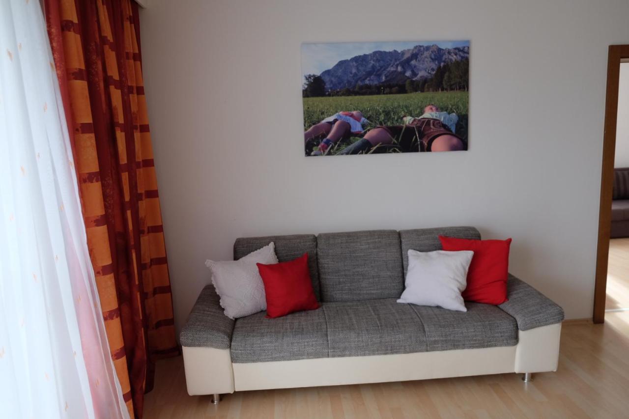 Putz Appartements Grobming Exterior foto